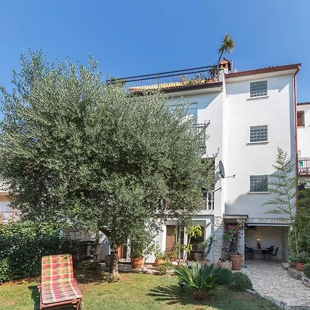 Apartments Villa Lungomare Pula Exterior photo